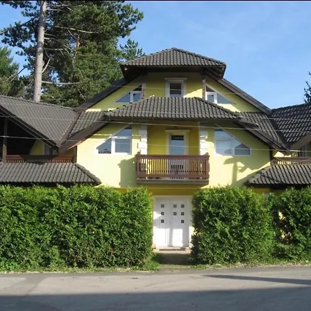 Yellow House Palisat