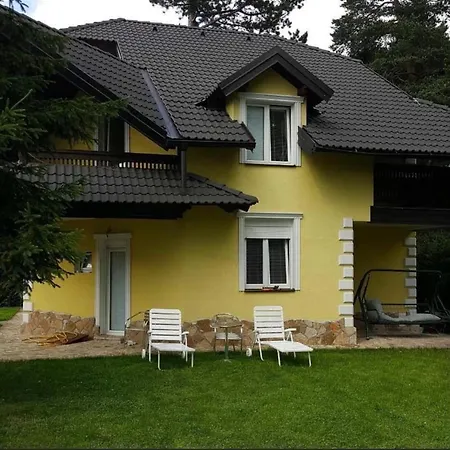 Apartament Yellow House