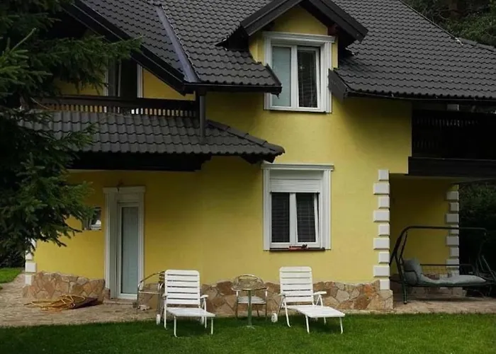 아파트 Yellow House